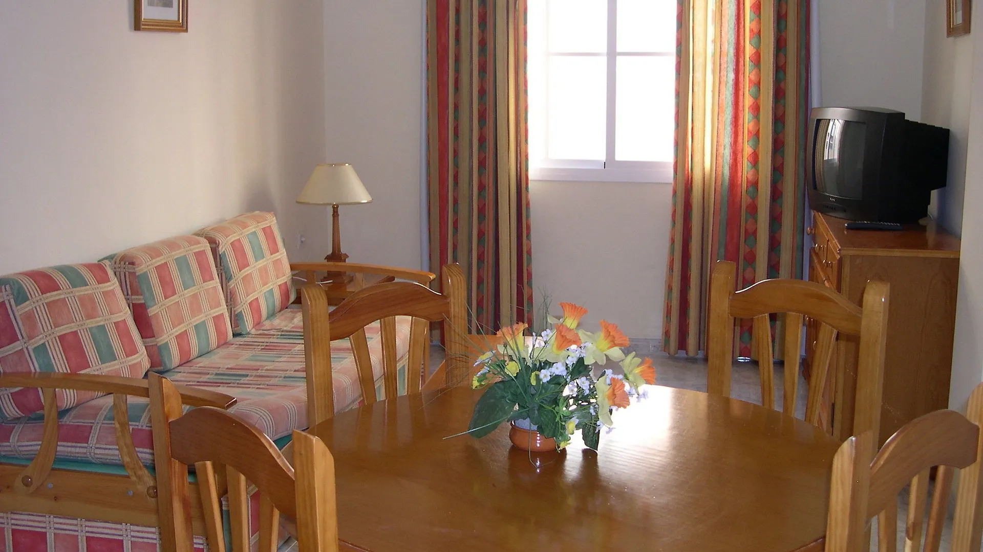 アパート Apartamentos Nerja Medina Canovas
